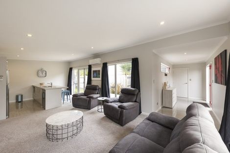 Photo of property in 6a Chelwood Street, Takaro, Palmerston North, 4412