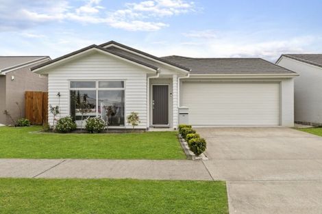 Photo of property in 92 Popokatea Drive, Takanini, 2112