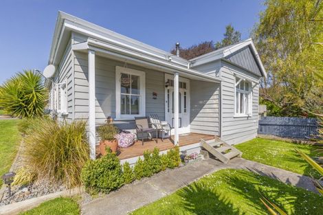 Photo of property in 15 Watts Street, Waipawa, 4210