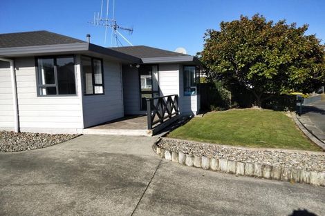 Photo of property in 96 Hillcrest Drive, Kelvin Grove, Palmerston North, 4414
