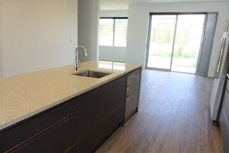 Photo of property in 3 Gunn Way, Hobsonville, Auckland, 0616