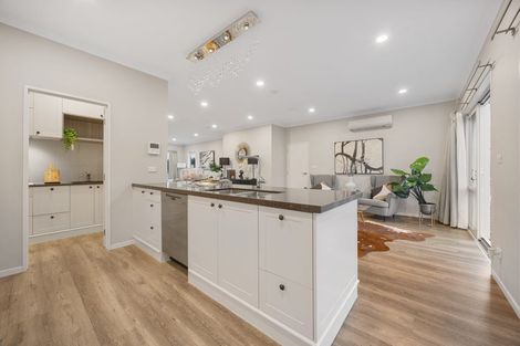 Photo of property in 5 Creggan Crescent, Flat Bush, Auckland, 2019