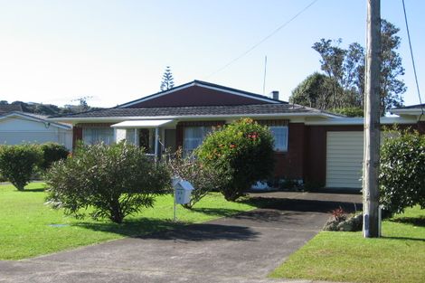 Photo of property in 2/25 Forest Glen, Orewa, 0931