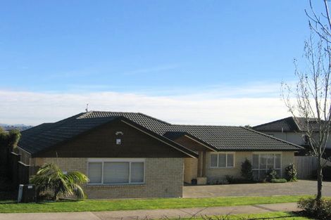 Photo of property in 39 John Brooke Crescent, East Tamaki Heights, Auckland, 2016