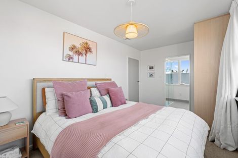 Photo of property in 21 Woodstock Place, Russley, Christchurch, 8042