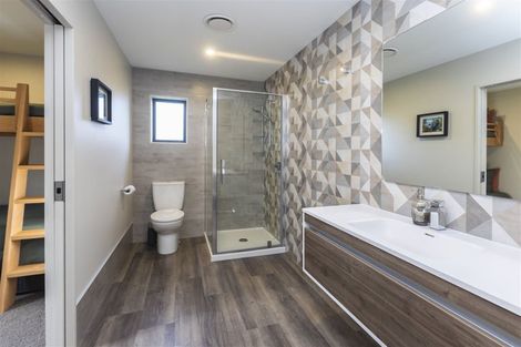 Photo of property in 26 Cornwall Road, Lyttelton, 8082