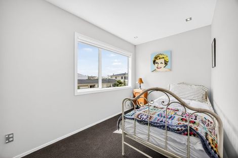 Photo of property in 9a Craig Road, Milford, Auckland, 0620