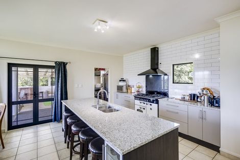 Photo of property in 40 Wheatley Road, Waiohiki, Napier, 4183