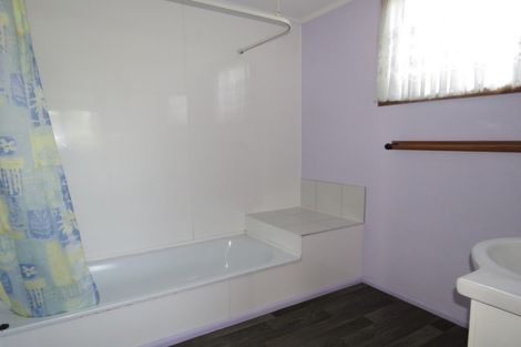 Photo of property in 124 Russell Street, Westport, 7825