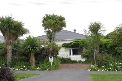 Photo of property in 235 Geraldine Street, Edgeware, Christchurch, 8013