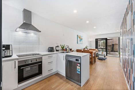 Photo of property in 4/6 South Pacific Place, Henderson, Auckland, 0612