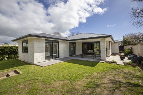 Photo of property in 519 Mangorei Road, Highlands Park, New Plymouth, 4312