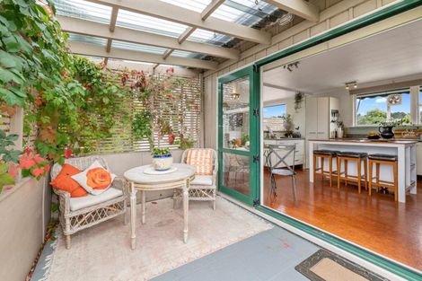 Photo of property in 23 Penton Road, Stanmore Bay, Whangaparaoa, 0932
