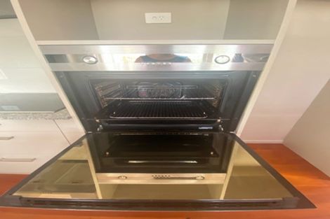 Photo of property in 5 Hallberry Road, Mangere East, Auckland, 2024