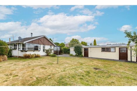 Photo of property in 66 Oakley Crescent, Hornby, Christchurch, 8042