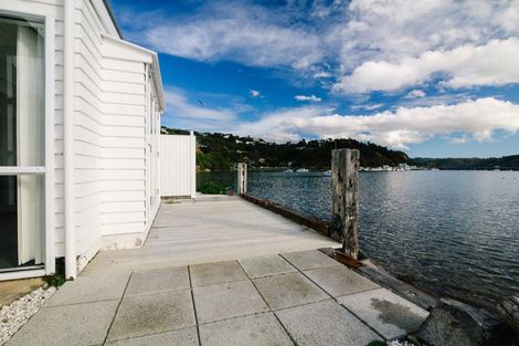 Photo of property in 18 Trevor Terrace, Paremata, Porirua, 5024