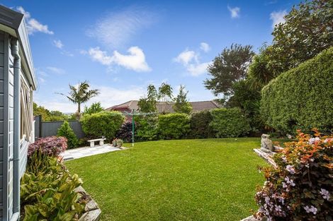 Photo of property in 2/12 Ballini Rise, West Harbour, Auckland, 0618
