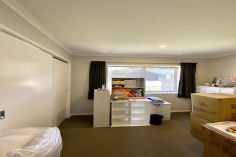 Photo of property in 6 Cory Jane Grove, Riverstone Terraces, Upper Hutt, 5018