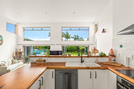 Photo of property in 26 Mccallum Drive, Sandspit, Warkworth, 0982