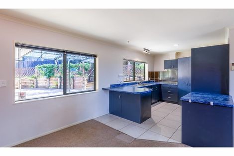 Photo of property in 4 Cloghan Close, Massey, Auckland, 0614