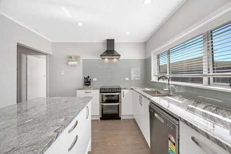 Photo of property in 2 Cambridge Terrace, Taradale, Napier, 4112