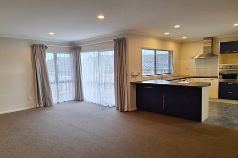 Photo of property in 8 Camith Close, Flat Bush, Auckland, 2016