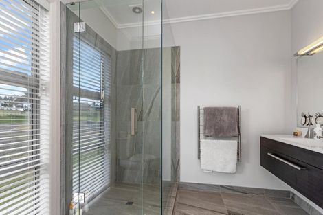 Photo of property in 252 Amreins Road, Taupaki, 0782