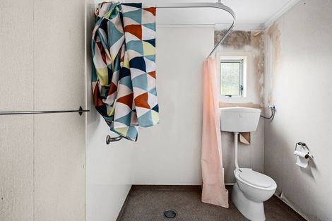 Photo of property in 16 Leon Place, Waitara, 4320