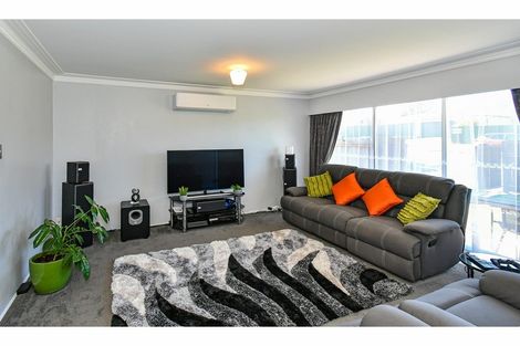 Photo of property in 2 Chestnut Road, Papatoetoe, Auckland, 2025