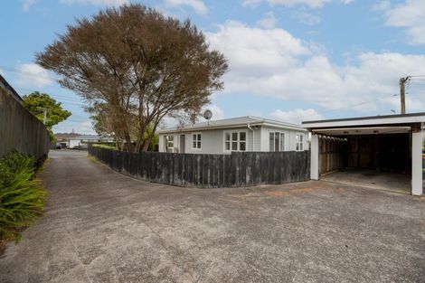 Photo of property in 74 Forest Hill Road, Henderson, Auckland, 0612