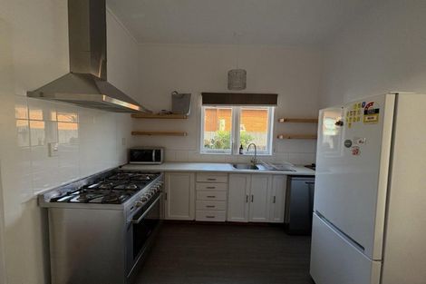 Photo of property in 1 Casey Avenue, Fairfield, Hamilton, 3214
