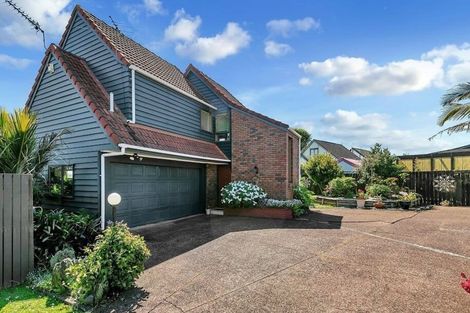 Photo of property in 2/13 Nimrod Place, Half Moon Bay, Auckland, 2012