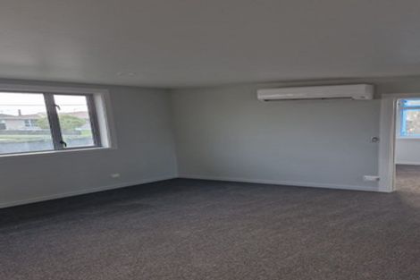 Photo of property in 19 Lambeth Crescent, Northcote, Christchurch, 8052