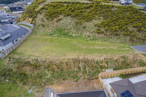 Photo of property in 21 Te Hoiere Street, Aotea, Porirua, 5024