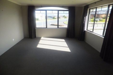 Photo of property in 83 Saint James Drive, Huntington, Hamilton, 3210