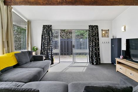 Photo of property in 4 Kereru Street, Two Mile Bay, Taupo, 3330