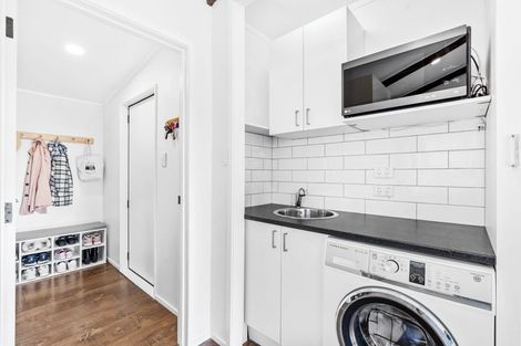 Photo of property in 5b Kauri Road, Stanmore Bay, Whangaparaoa, 0932