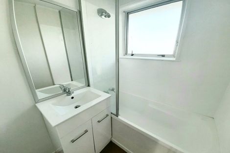 Photo of property in 7/90 Kenderdine Road, Papatoetoe, Auckland, 2025
