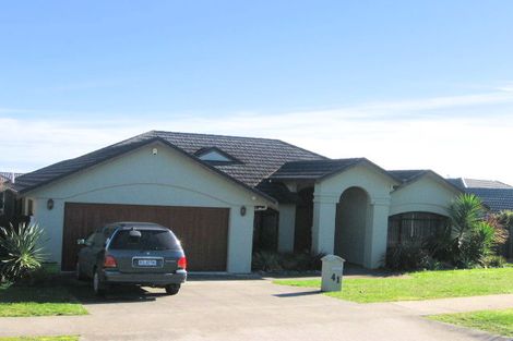 Photo of property in 41 John Brooke Crescent, East Tamaki Heights, Auckland, 2016