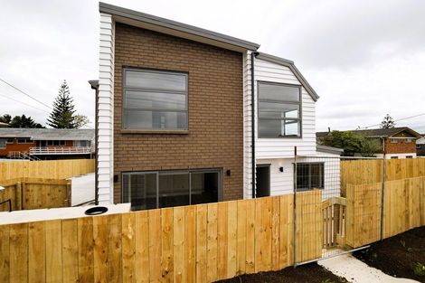 Photo of property in 62 Royal Road, Massey, Auckland, 0614