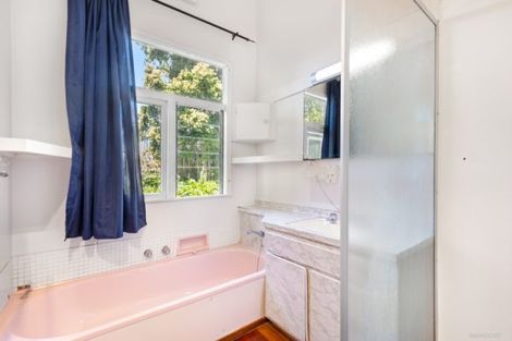 Photo of property in 31 Cron Avenue, Te Atatu South, Auckland, 0610