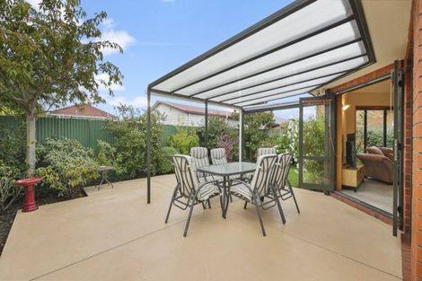 Photo of property in 113 Avonhead Road, Avonhead, Christchurch, 8042