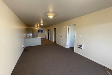 Photo of property in 1/242 Great North Road, Henderson, Auckland, 0612