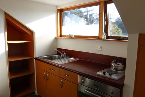 Photo of property in 19 Milne Terrace, Island Bay, Wellington, 6023