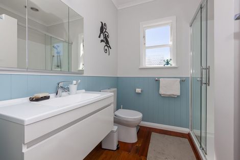 Photo of property in 1 Rosetta Road, Raumati South, Paraparaumu, 5032