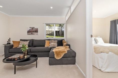 Photo of property in 4 Prestige Place, Castor Bay, Auckland, 0620
