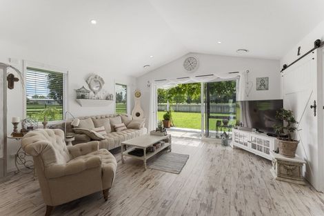 Photo of property in 2 Mercade Close, Stratford, 4332