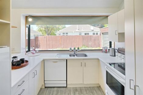 Photo of property in 52 Northcote Road, Northcote, Christchurch, 8052