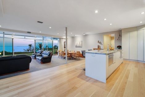 Photo of property in 859 Whangaparaoa Road, Manly, Whangaparaoa, 0930