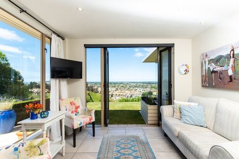 Photo of property in 47 Cumberland Rise, Taradale, Napier, 4112